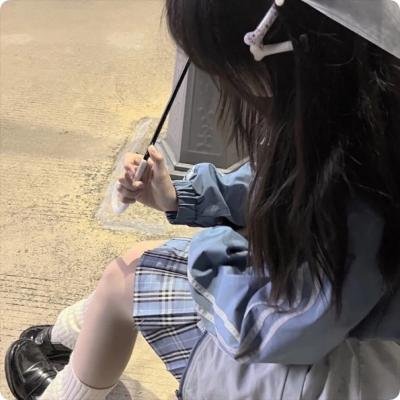 踉跄的女孩 在线观看封面